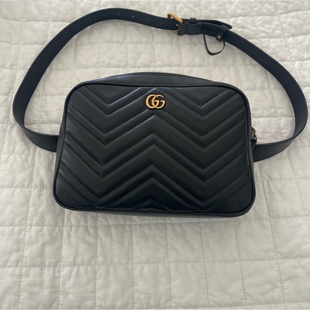 Black Gucci belt bag with removable belt,  can also be used as clutch.